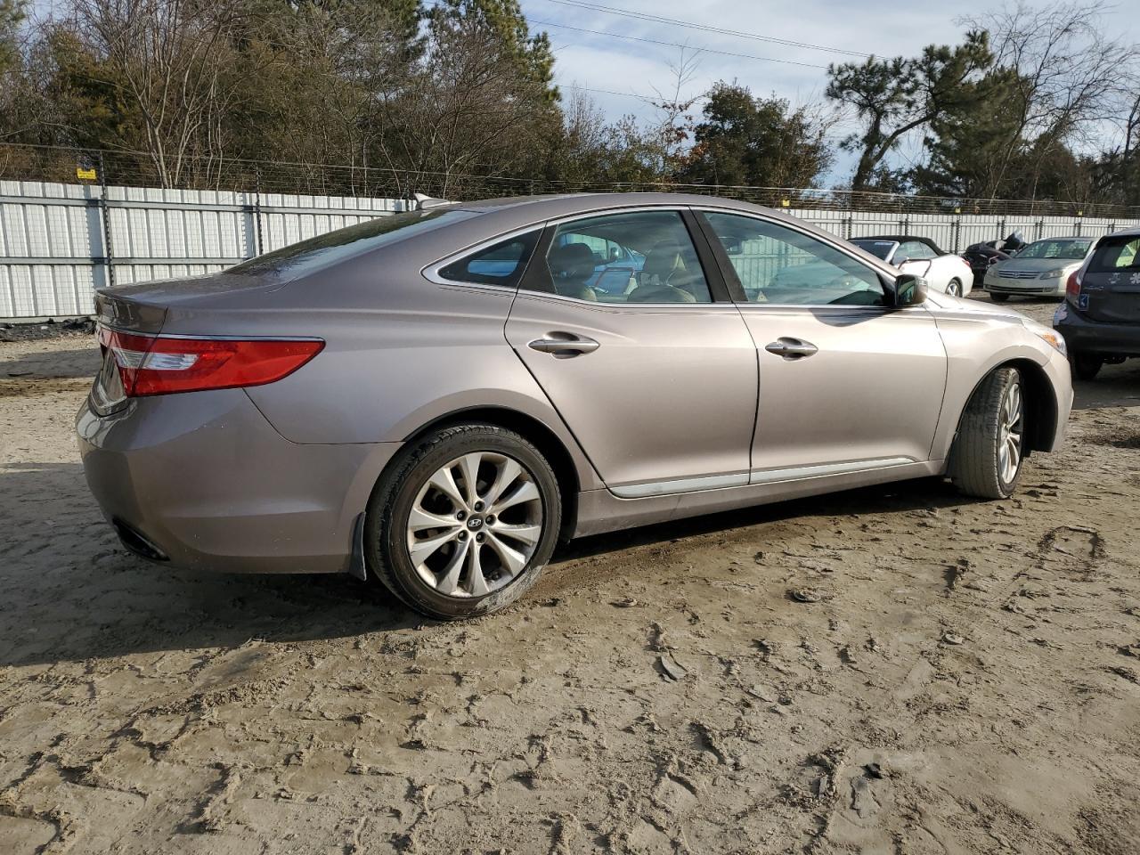 2013 Hyundai Azera - Image 3