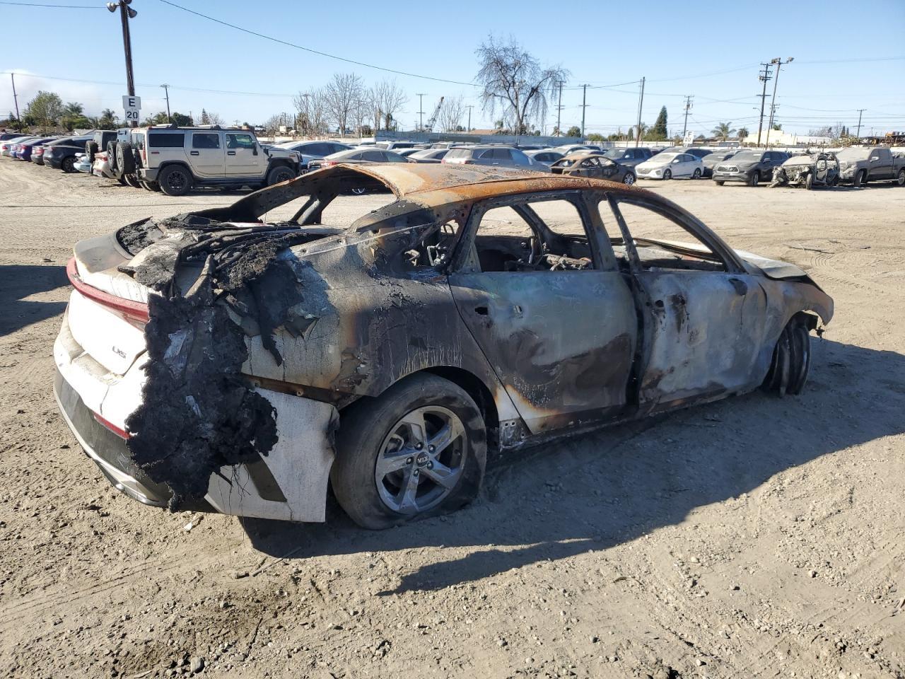 2021 Kia K5 Lxs - Фото 3