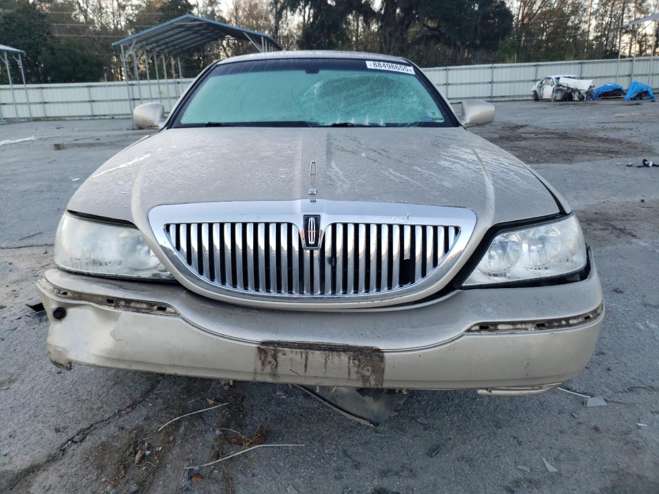 2010 Lincoln Town Car Signature Limited - Image 5