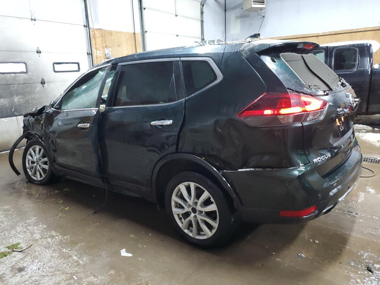 2019 Nissan Rogue S - Фото 2
