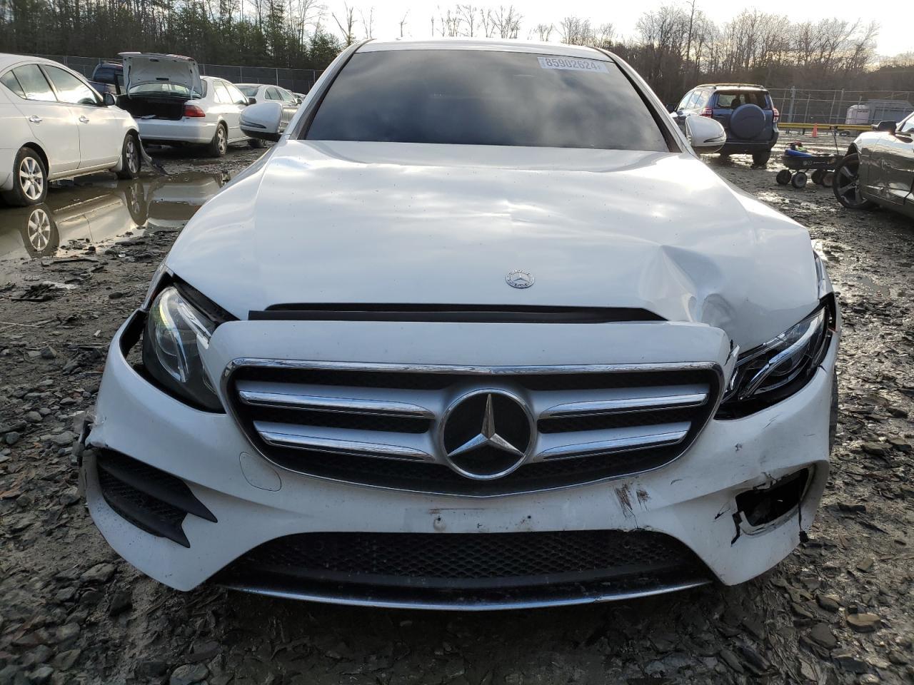 2017 Mercedes-Benz E 300 - Фото 5