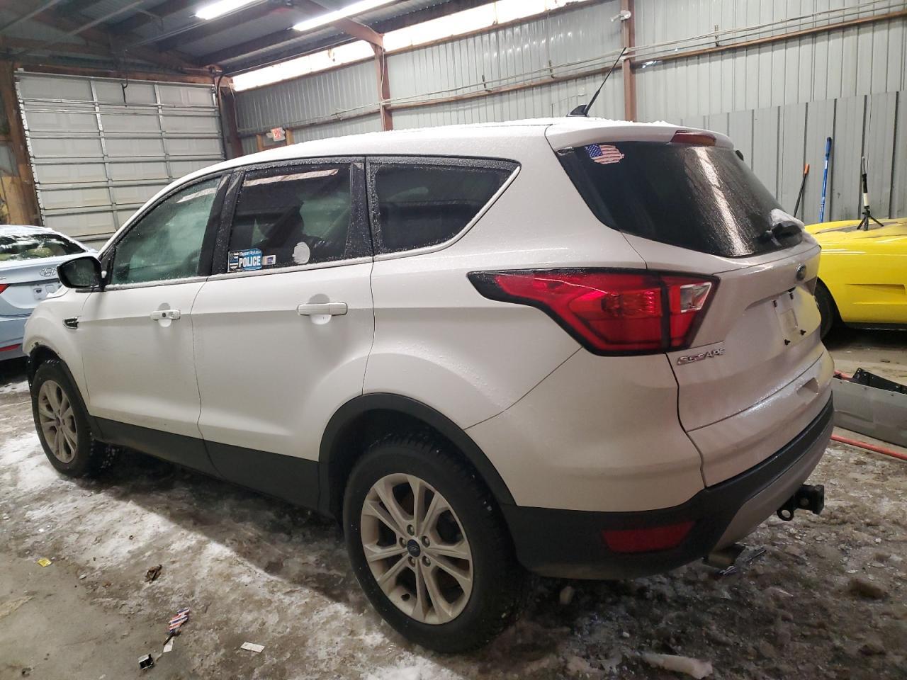 2019 Ford Escape Se - Фото 2