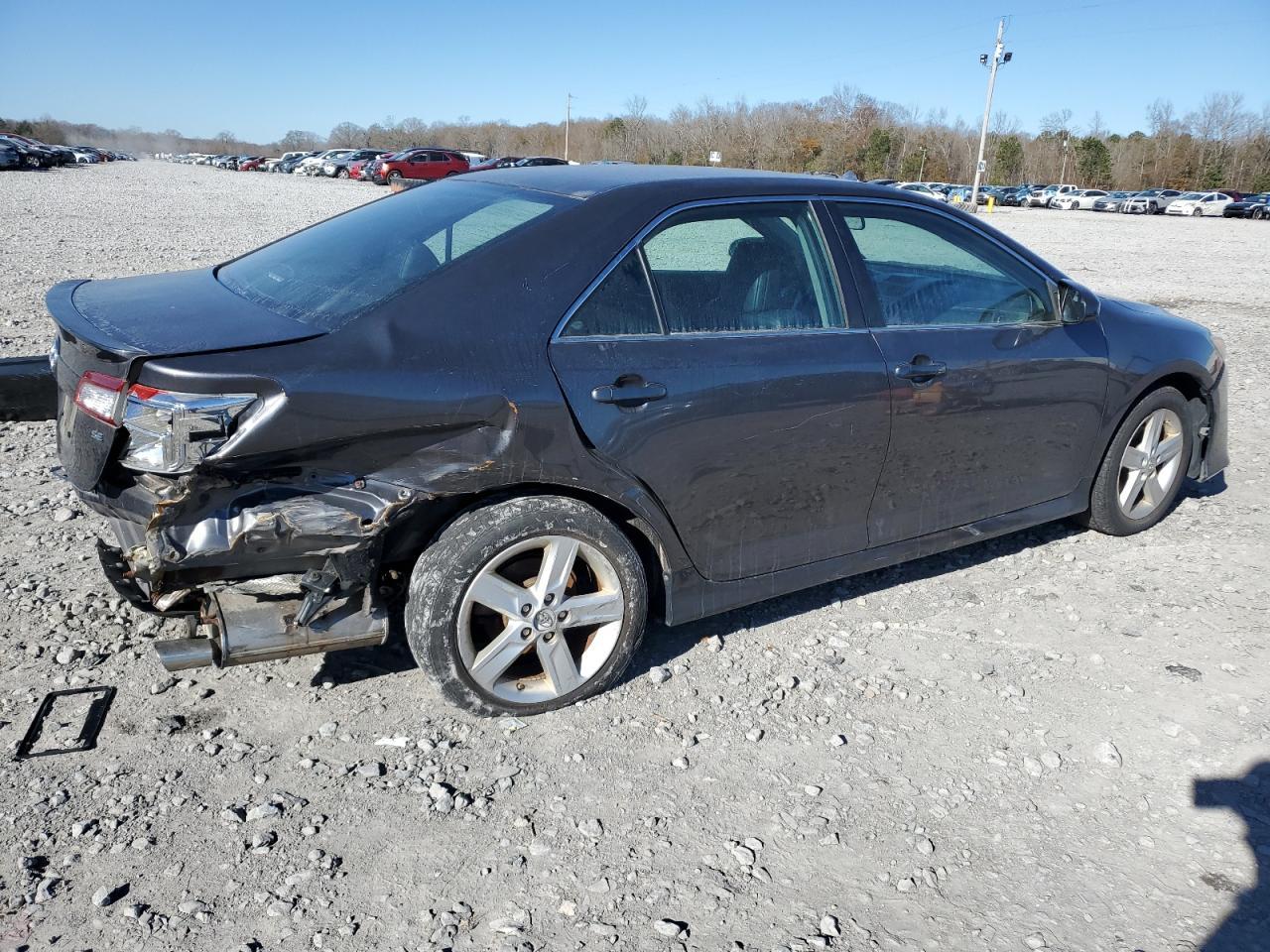 2014 Toyota Camry L - Фото 3