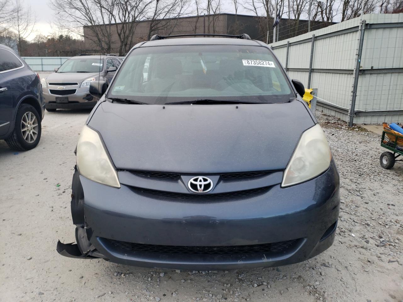 2010 Toyota Sienna Le - Image 5