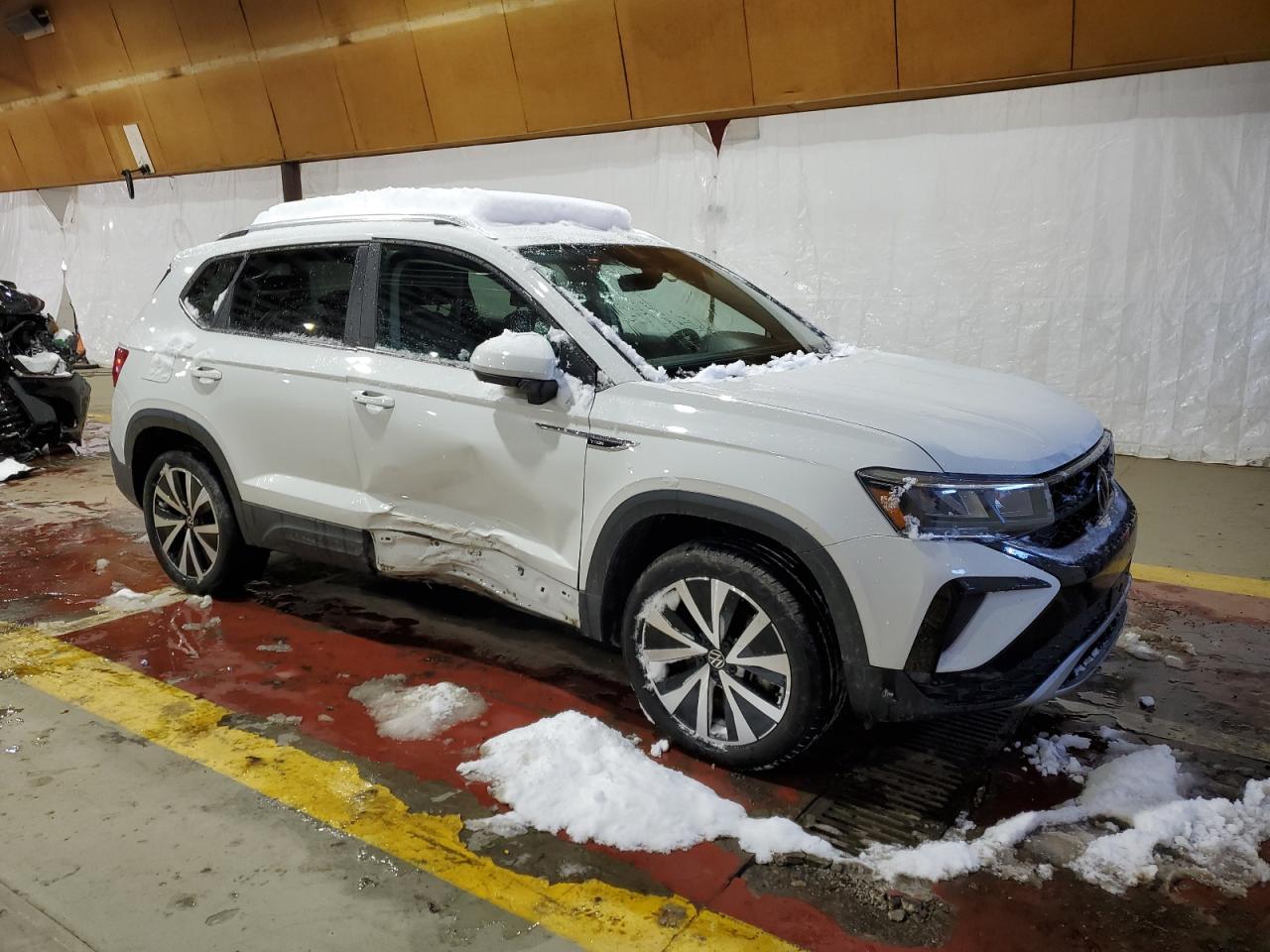 2022 Volkswagen Taos Se - Image 4