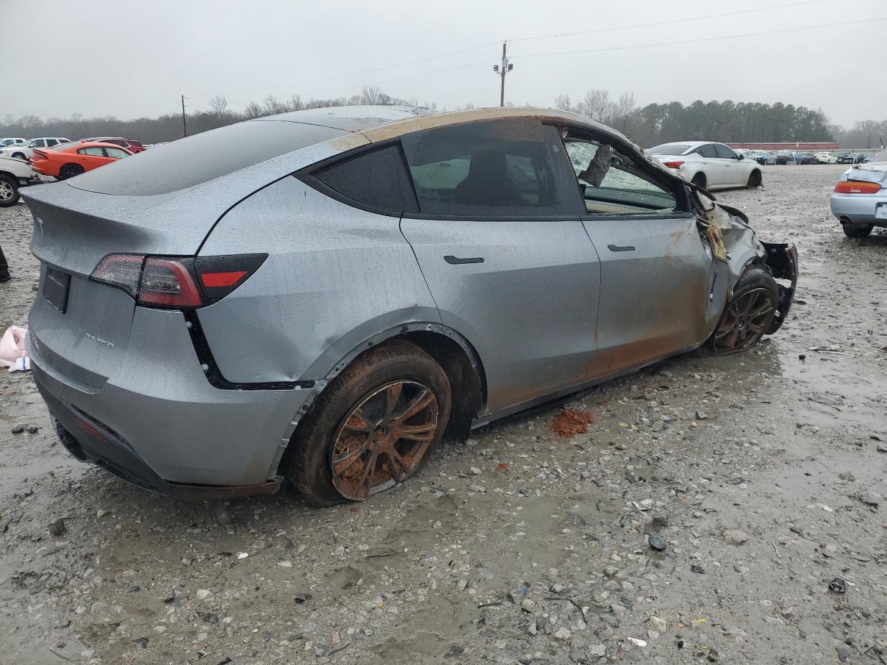 2025 Tesla Model Y - Image 3
