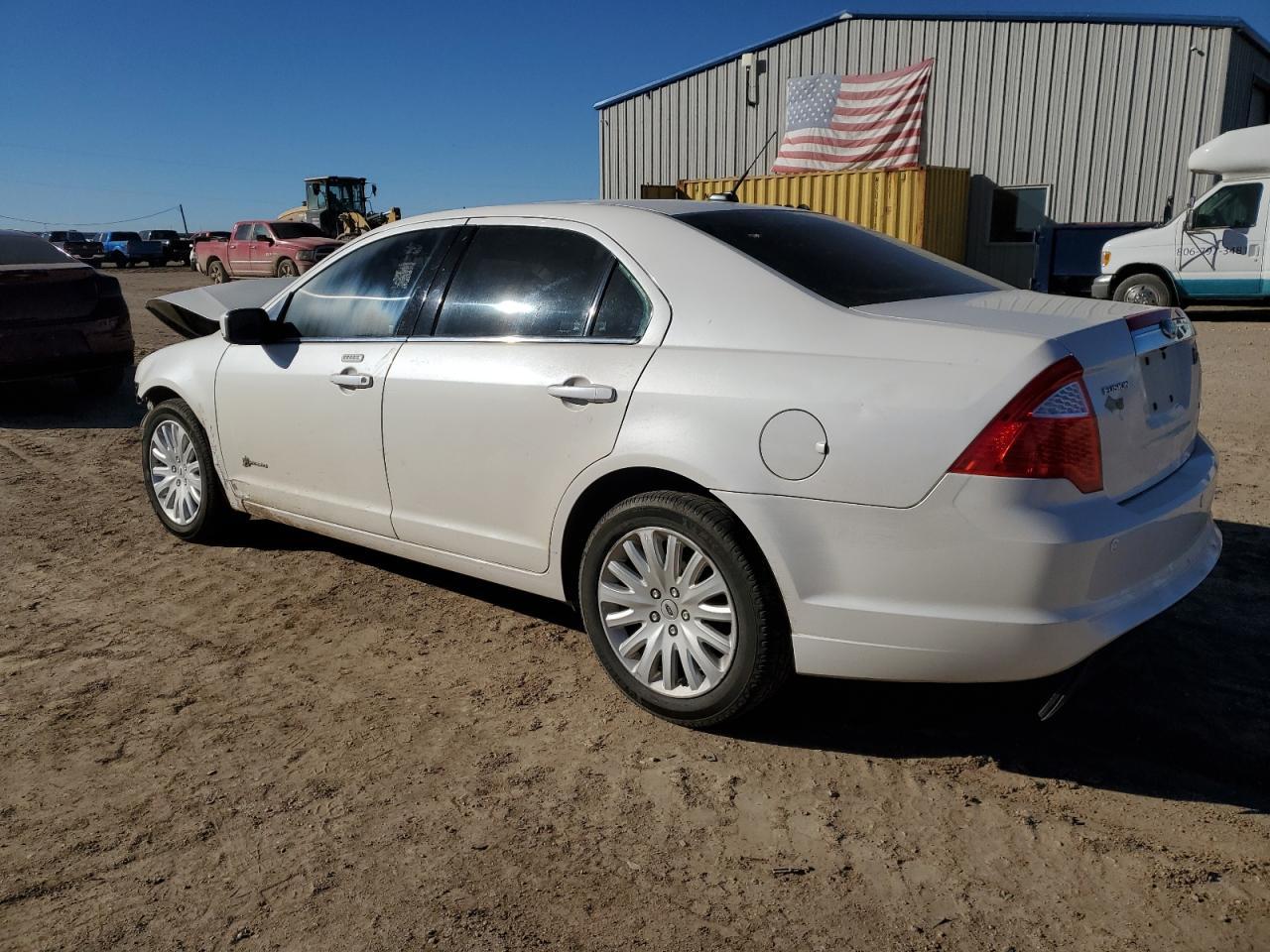 2010 Ford Fusion Hybrid - Image 2