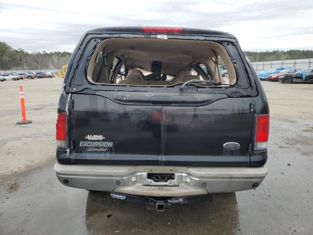 2001 Ford Excursion Limited - Image 6