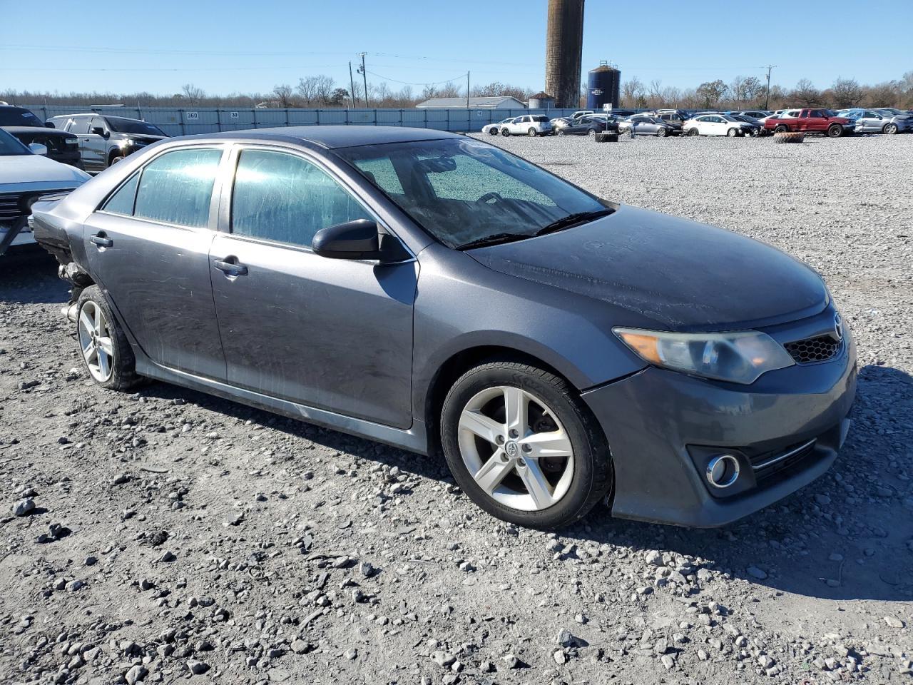 2014 Toyota Camry L - Фото 4