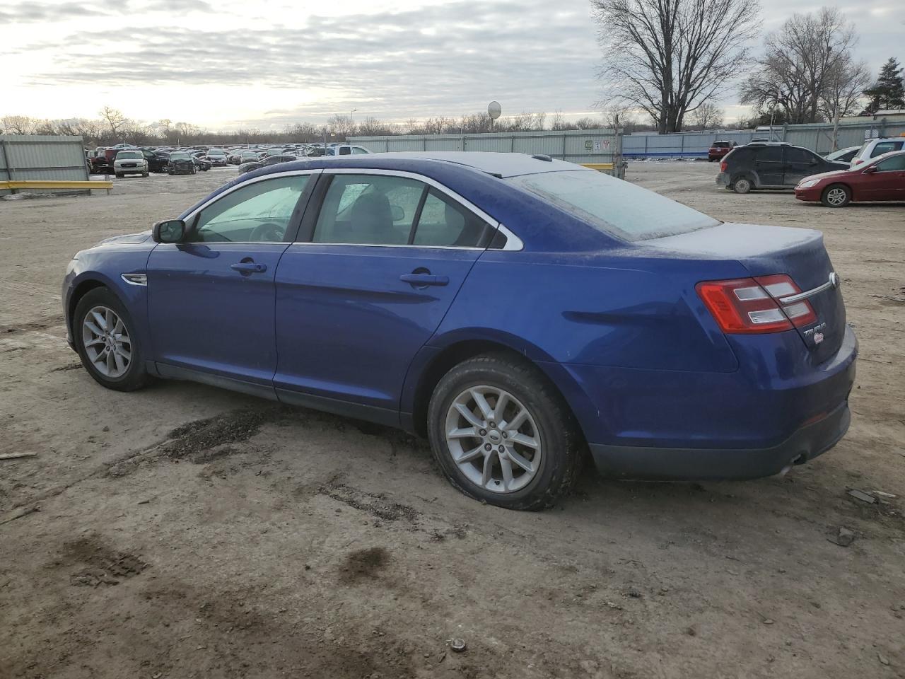 2014 Ford Taurus Se - Image 2