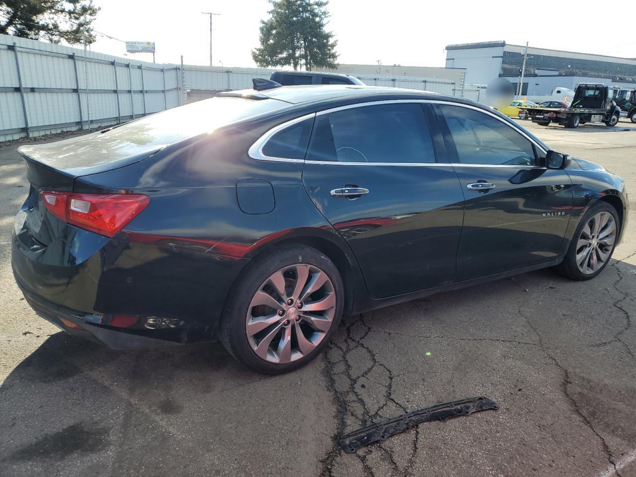 2016 Chevrolet Malibu Premier - Image 3