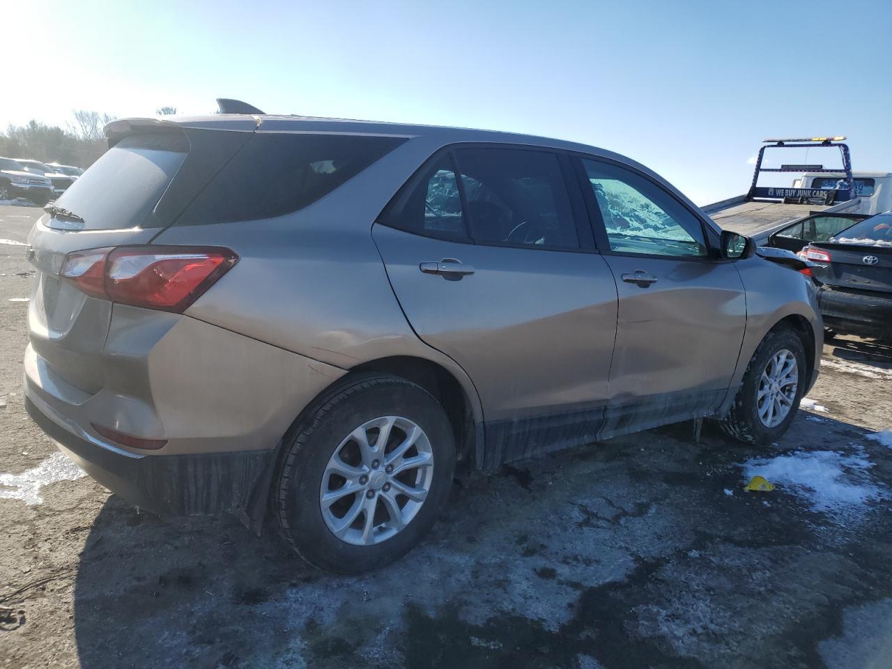 2019 Chevrolet Equinox Ls - Image 3