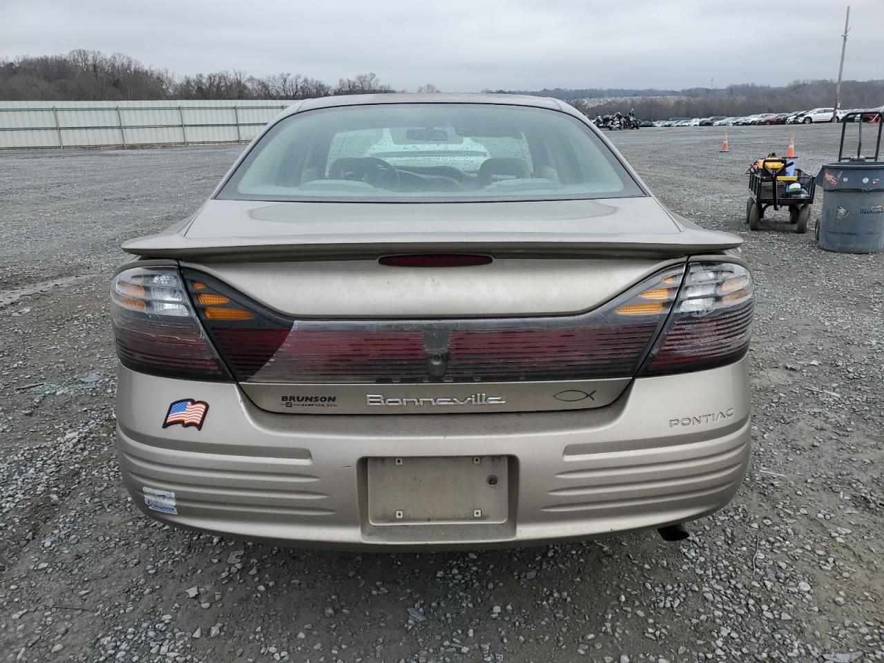 2002 Pontiac Bonneville Se - Image 6