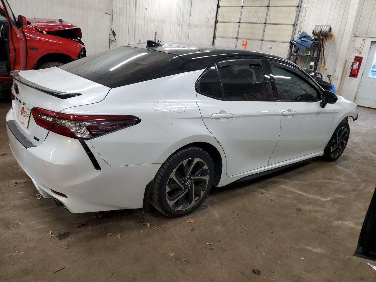 2022 Toyota Camry Xse - Image 3