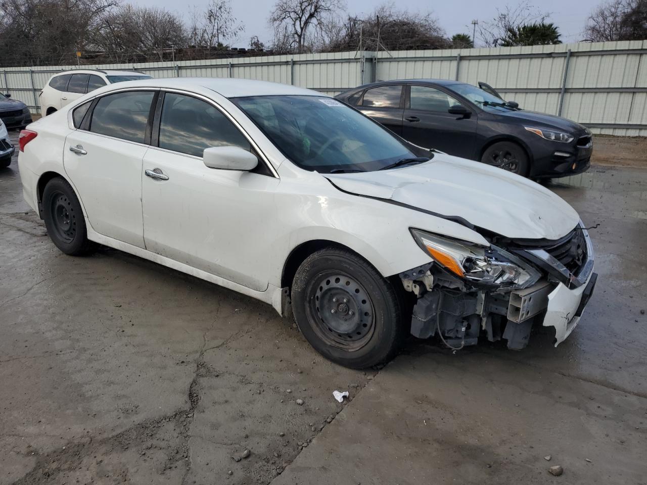 2017 Nissan Altima 2.5 - Фото 4