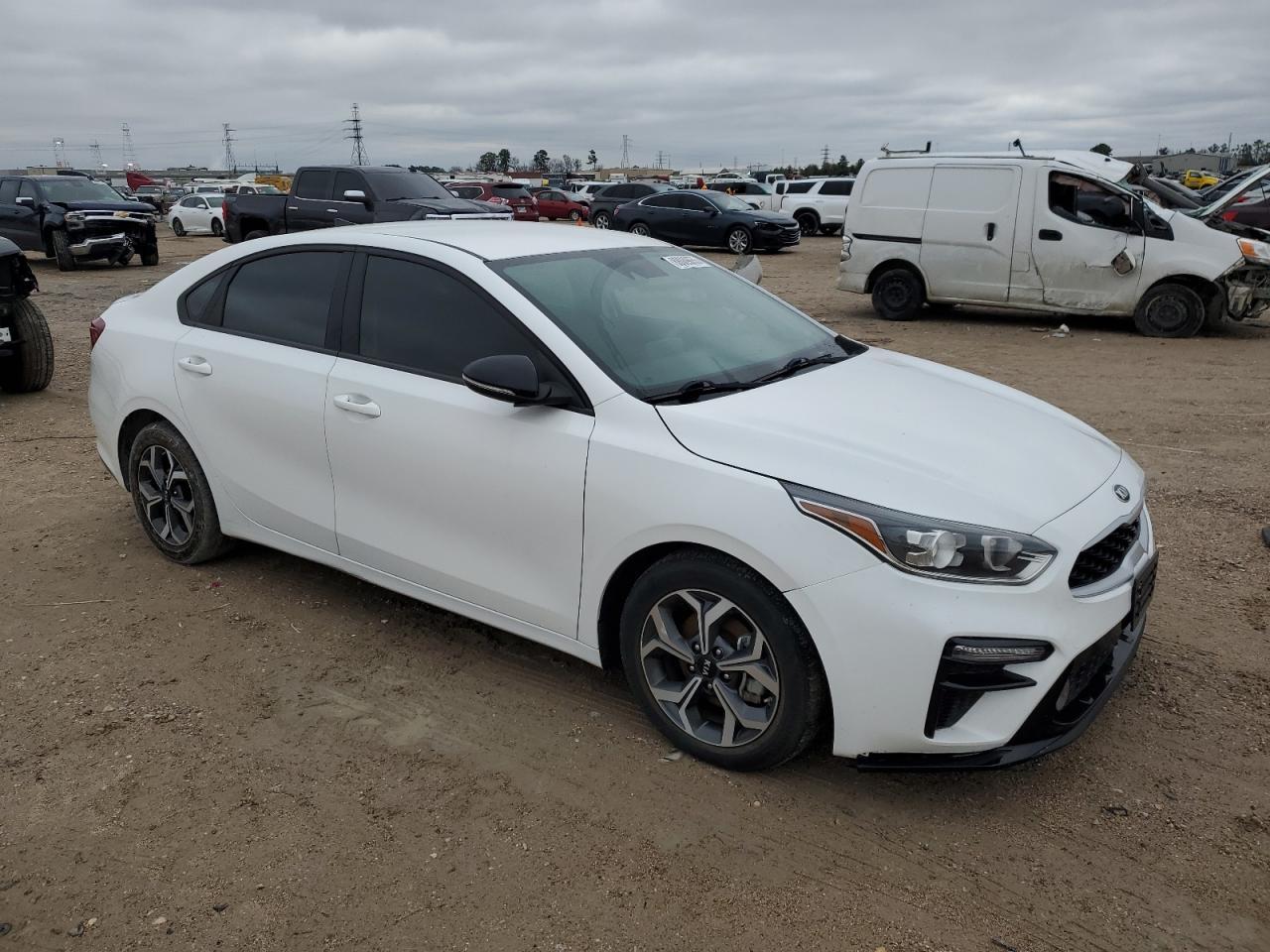 2021 Kia Forte Fe - Фото 4