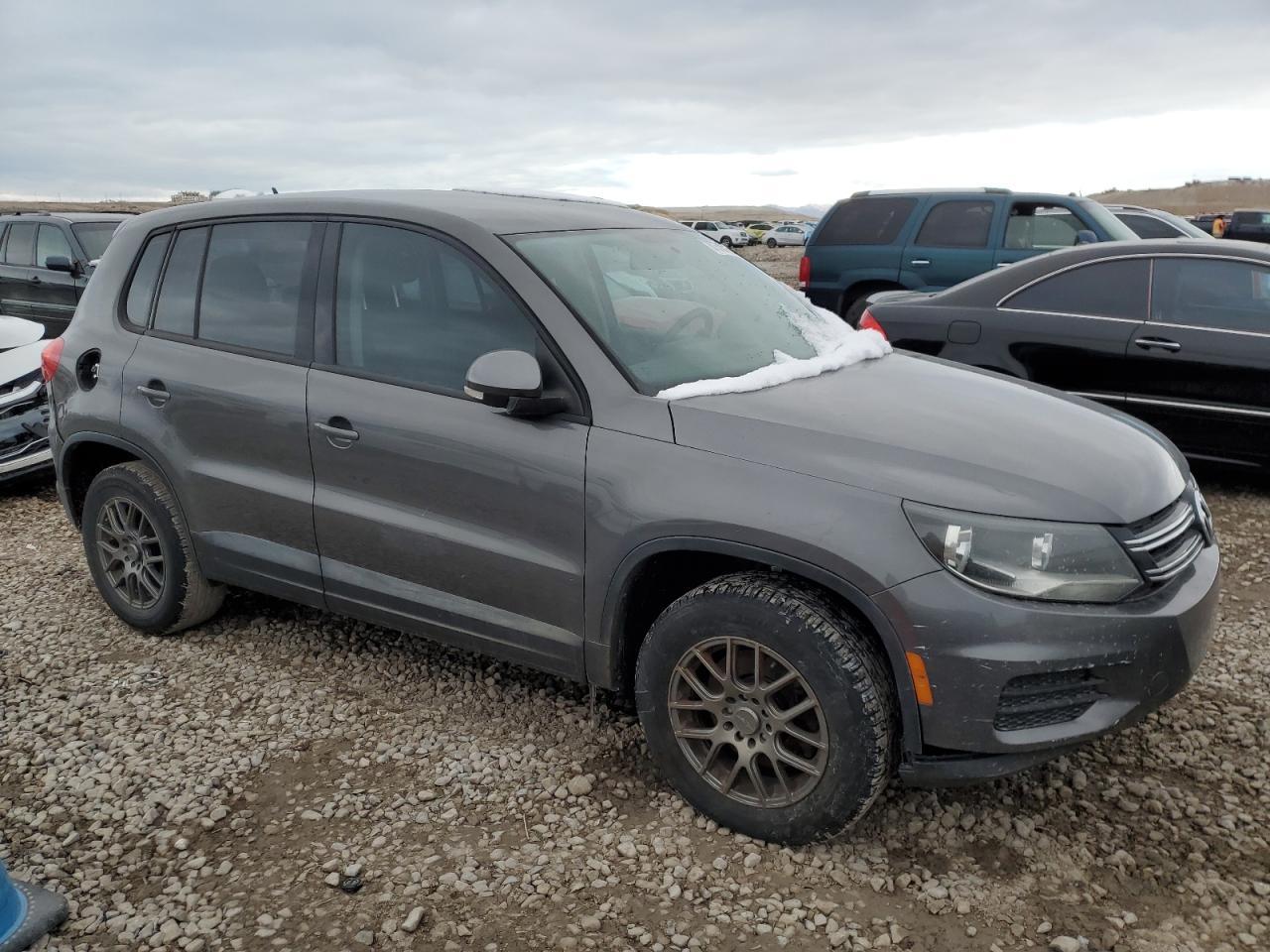 2013 Volkswagen Tiguan S - Image 4