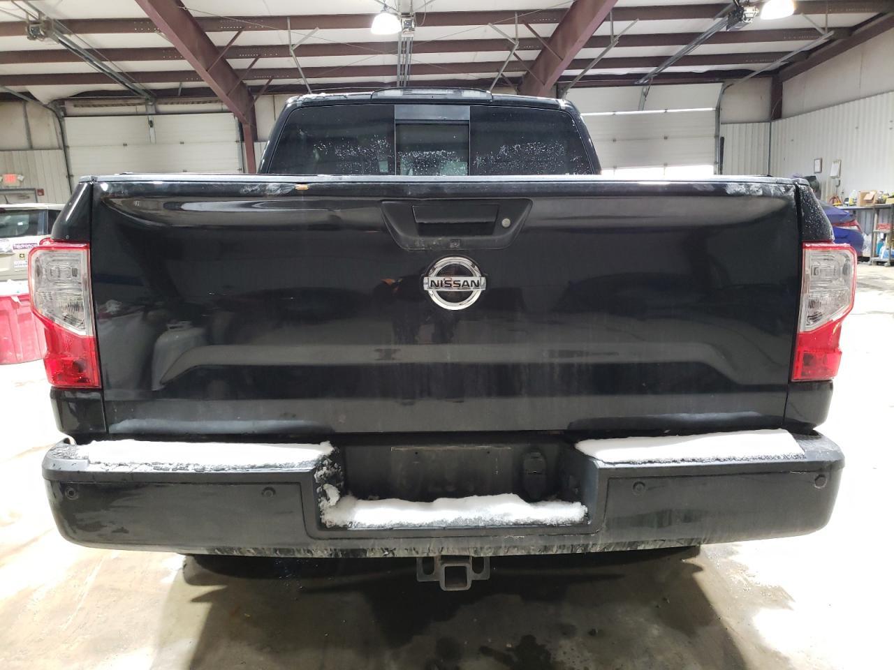 2018 Nissan Titan Sv - Image 6