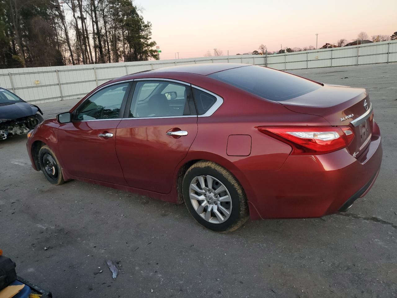 2016 Nissan Altima 2.5 - Фото 2