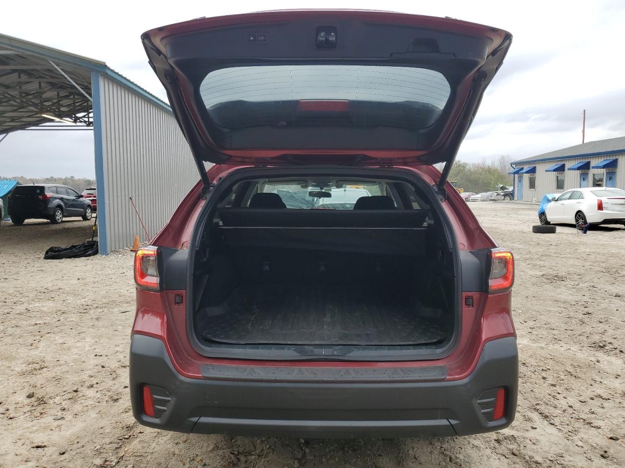 2020 Subaru Outback Premium - Image 6