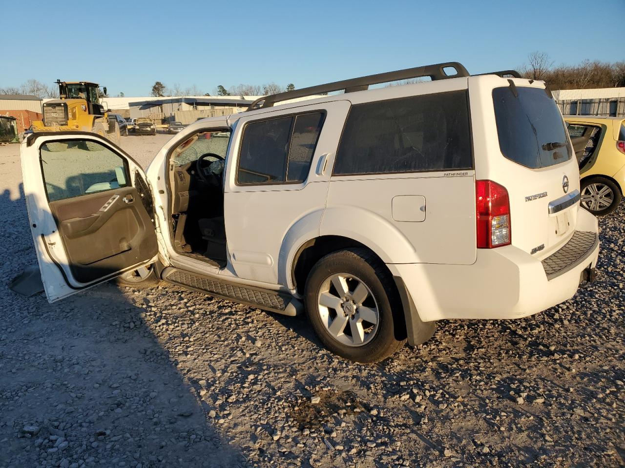 2009 Nissan Pathfinder S - Image 2