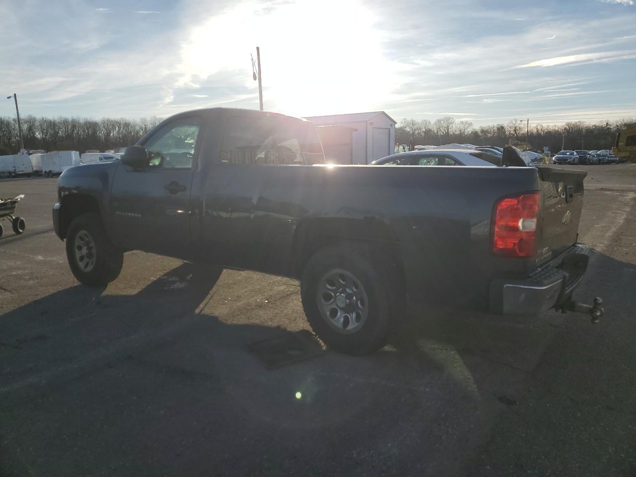 2010 Chevrolet Silverado C1500 - Фото 2