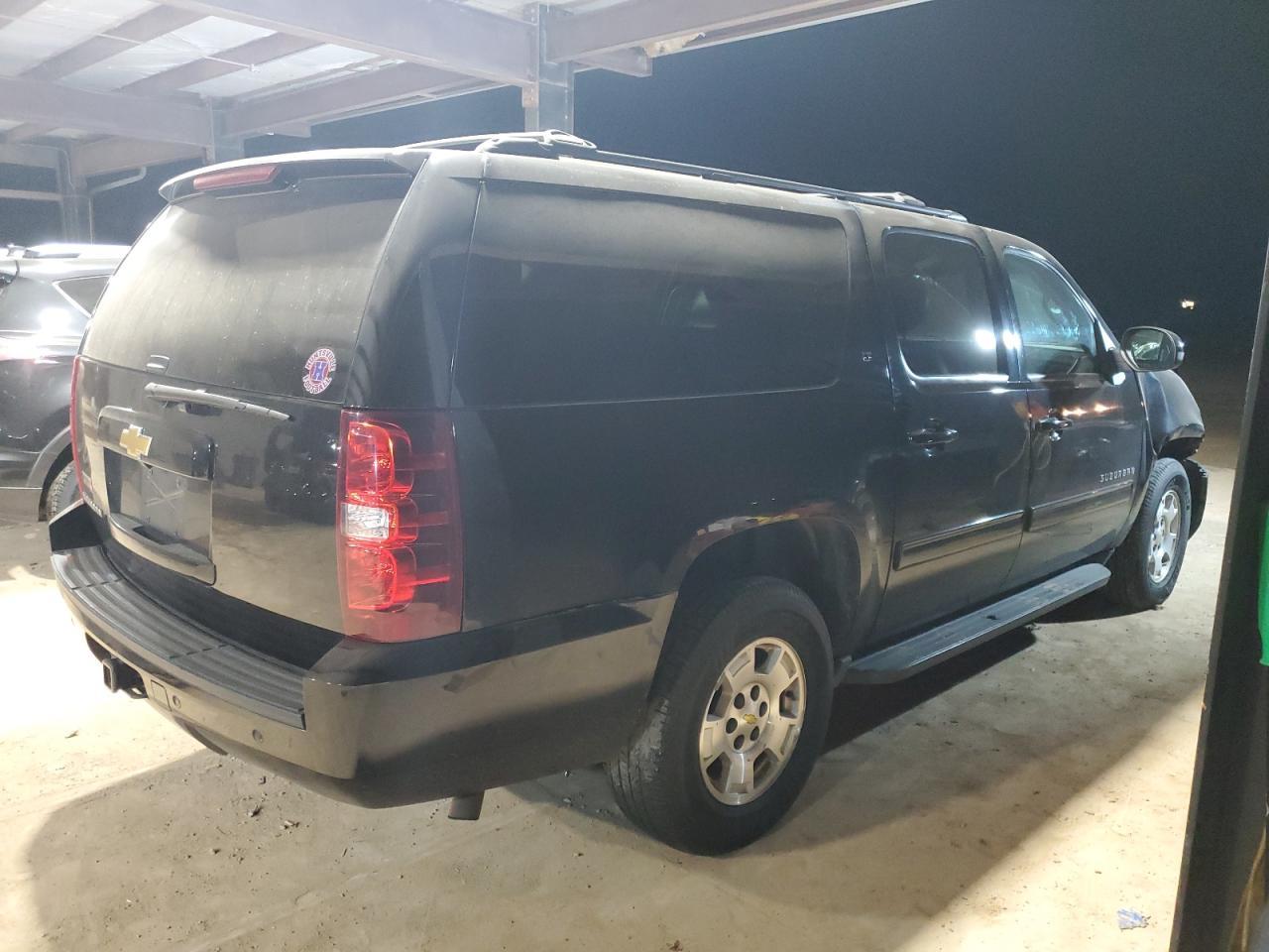 2013 Chevrolet Suburban C1500 Lt - Фото 3