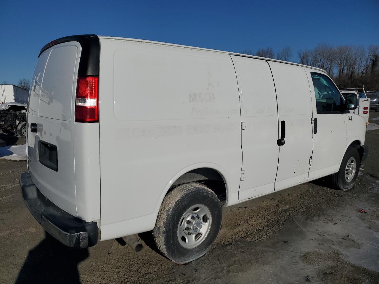 2019 Chevrolet Express G3500 - Фото 3