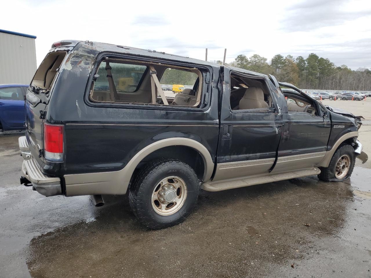 2001 Ford Excursion Limited - Image 3