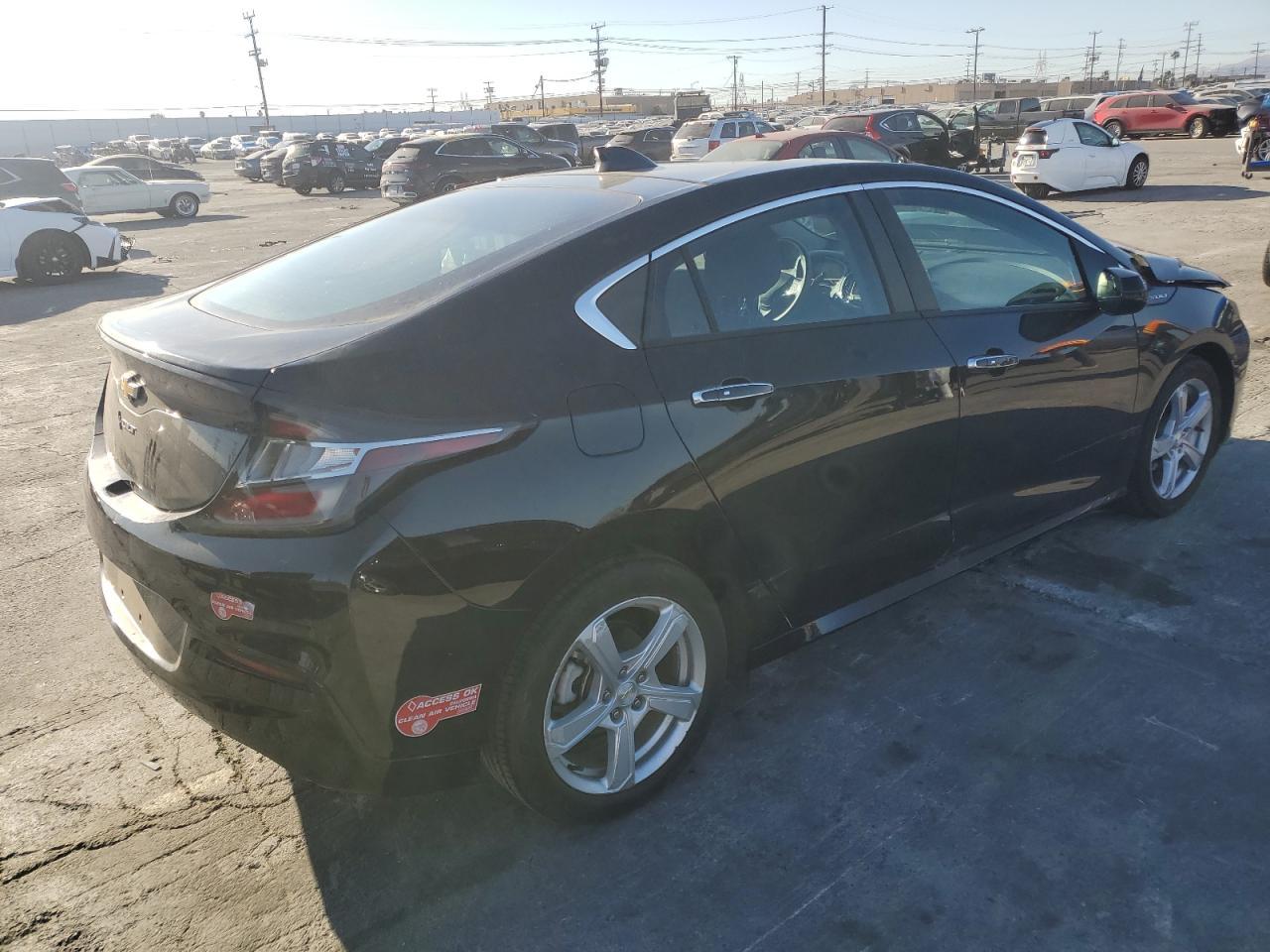 2018 Chevrolet Volt Lt - Image 3