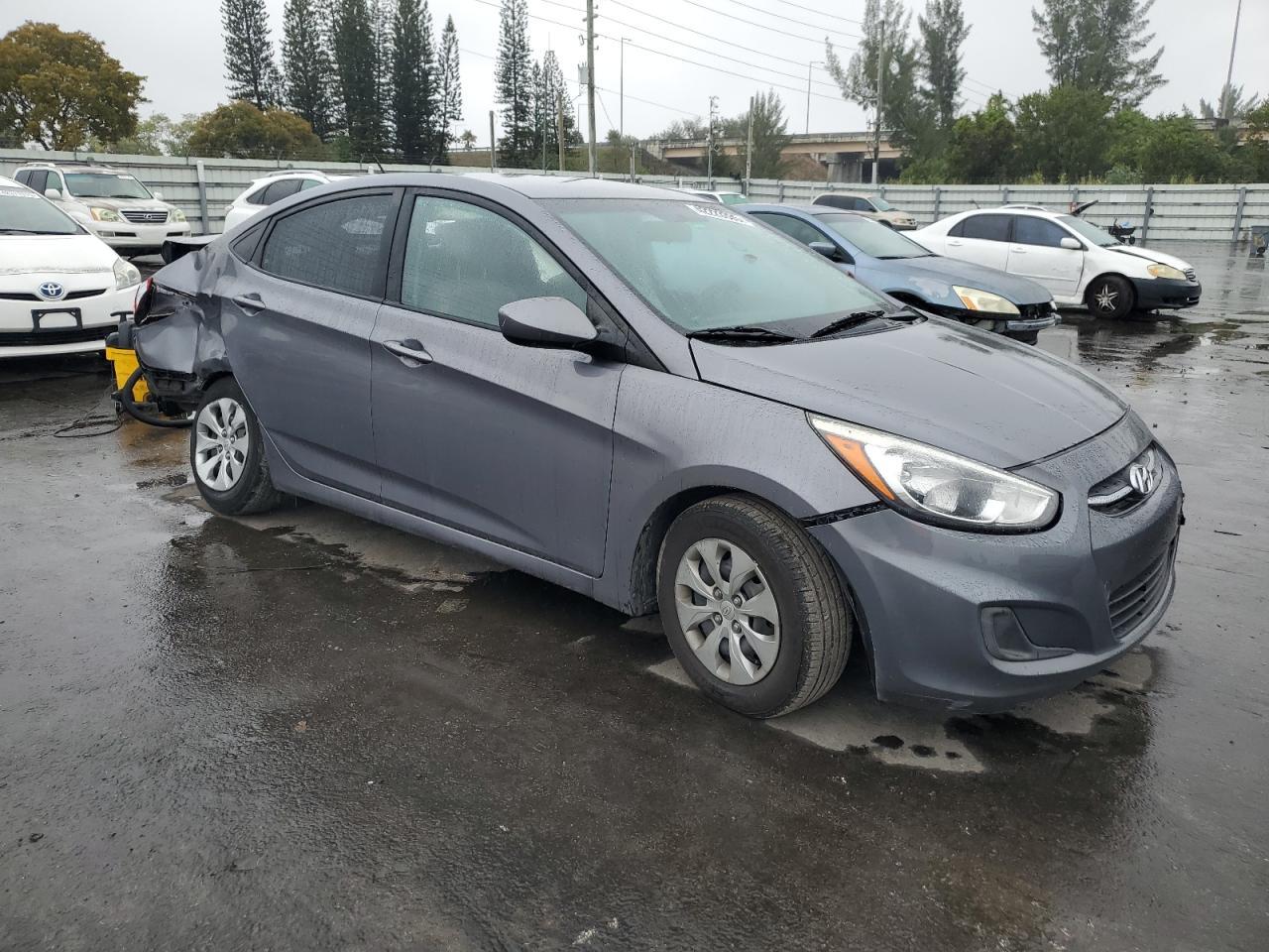 2017 Hyundai Accent Se - Фото 4