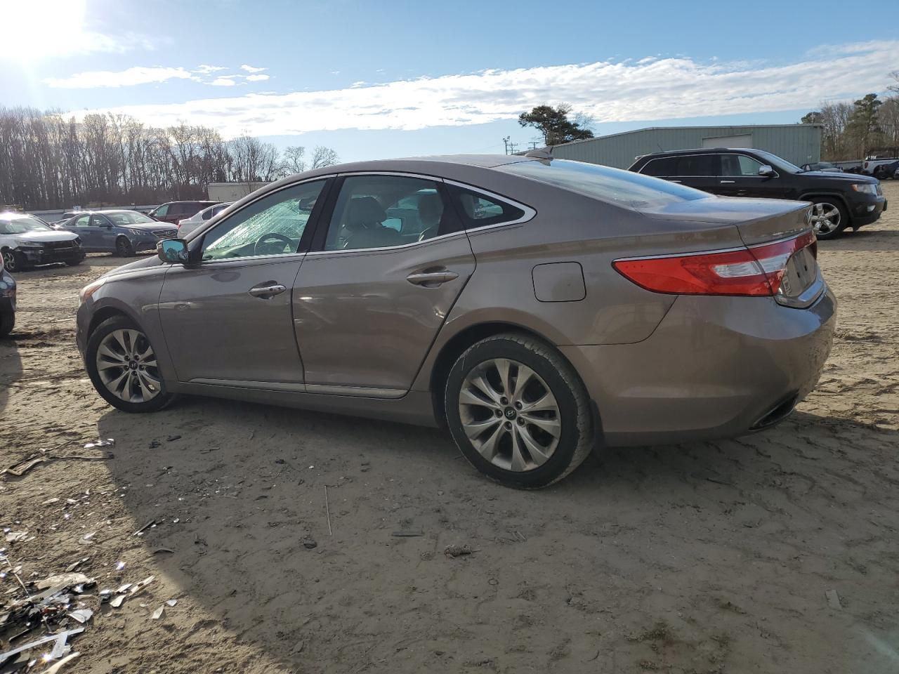2013 Hyundai Azera - Image 2