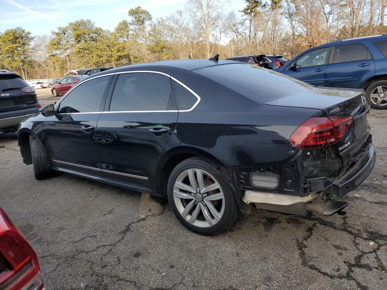 2017 Volkswagen Passat Sel Premium - Фото 2
