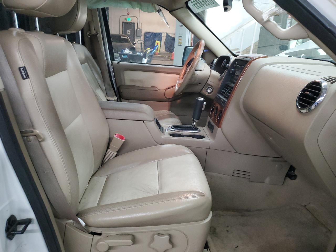 2010 Ford Explorer Eddie Bauer - Фото 7