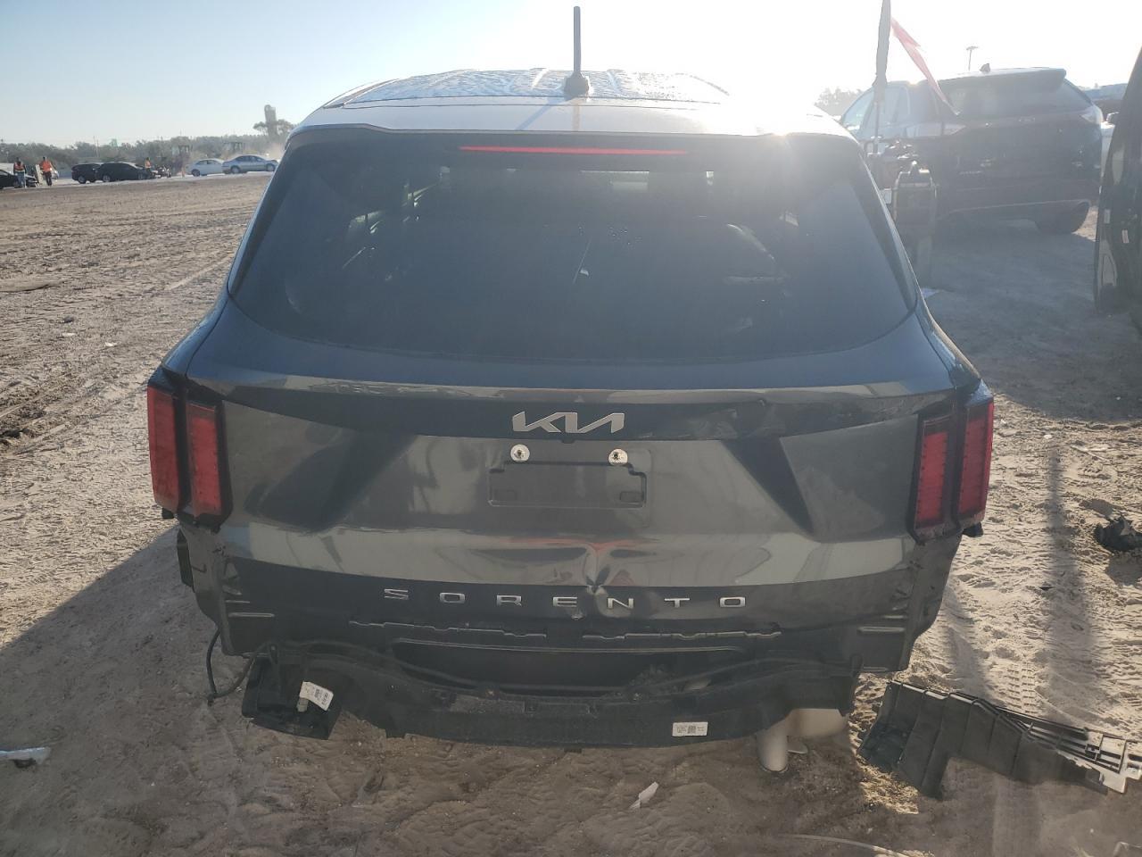 2022 Kia Sorento Lx - Фото 6