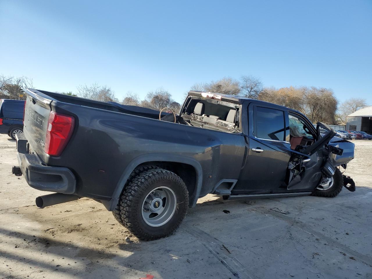 2021 Chevrolet Silverado K3500 High Country - Image 4