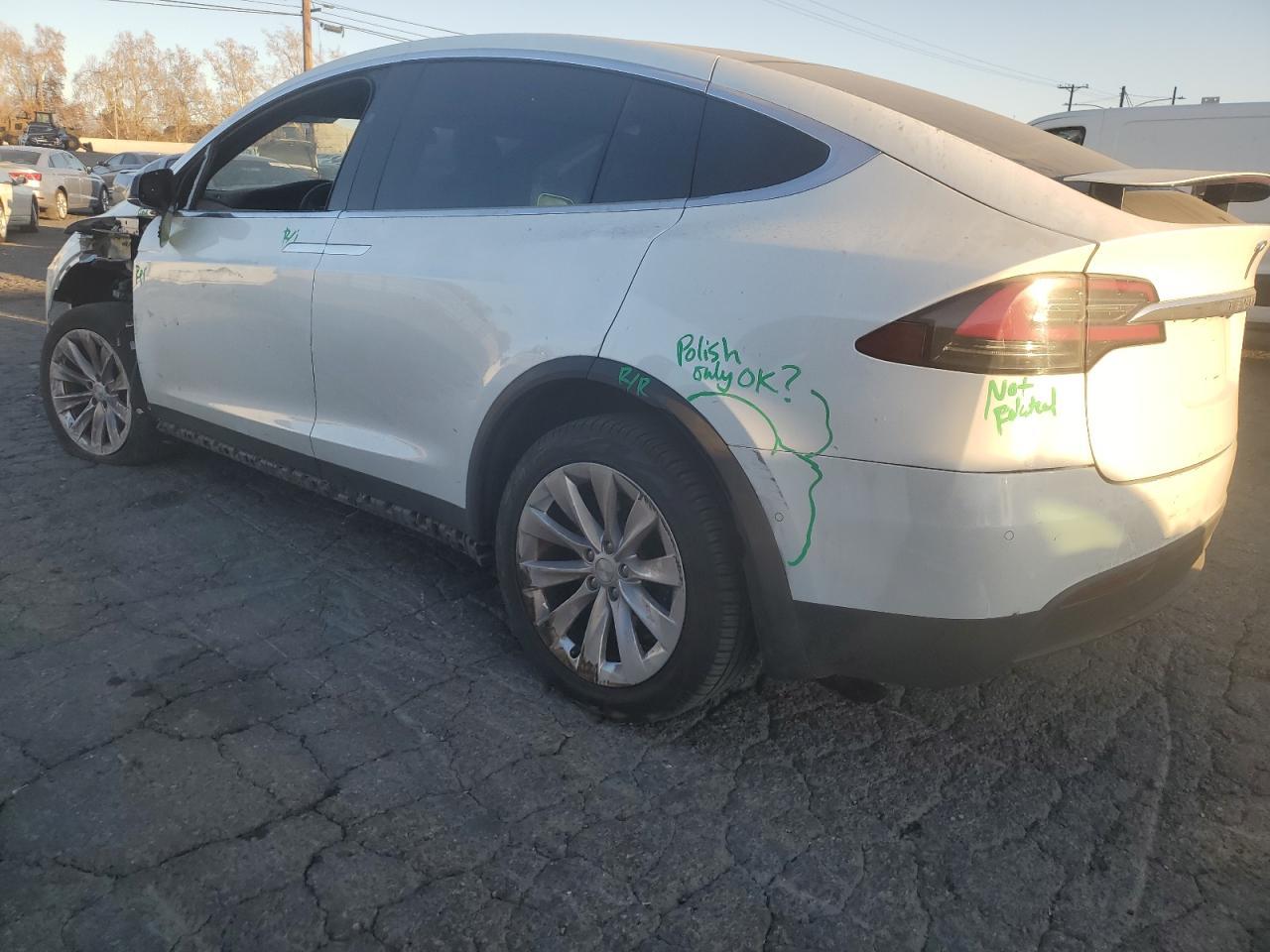 2020 Tesla Model X - Фото 2