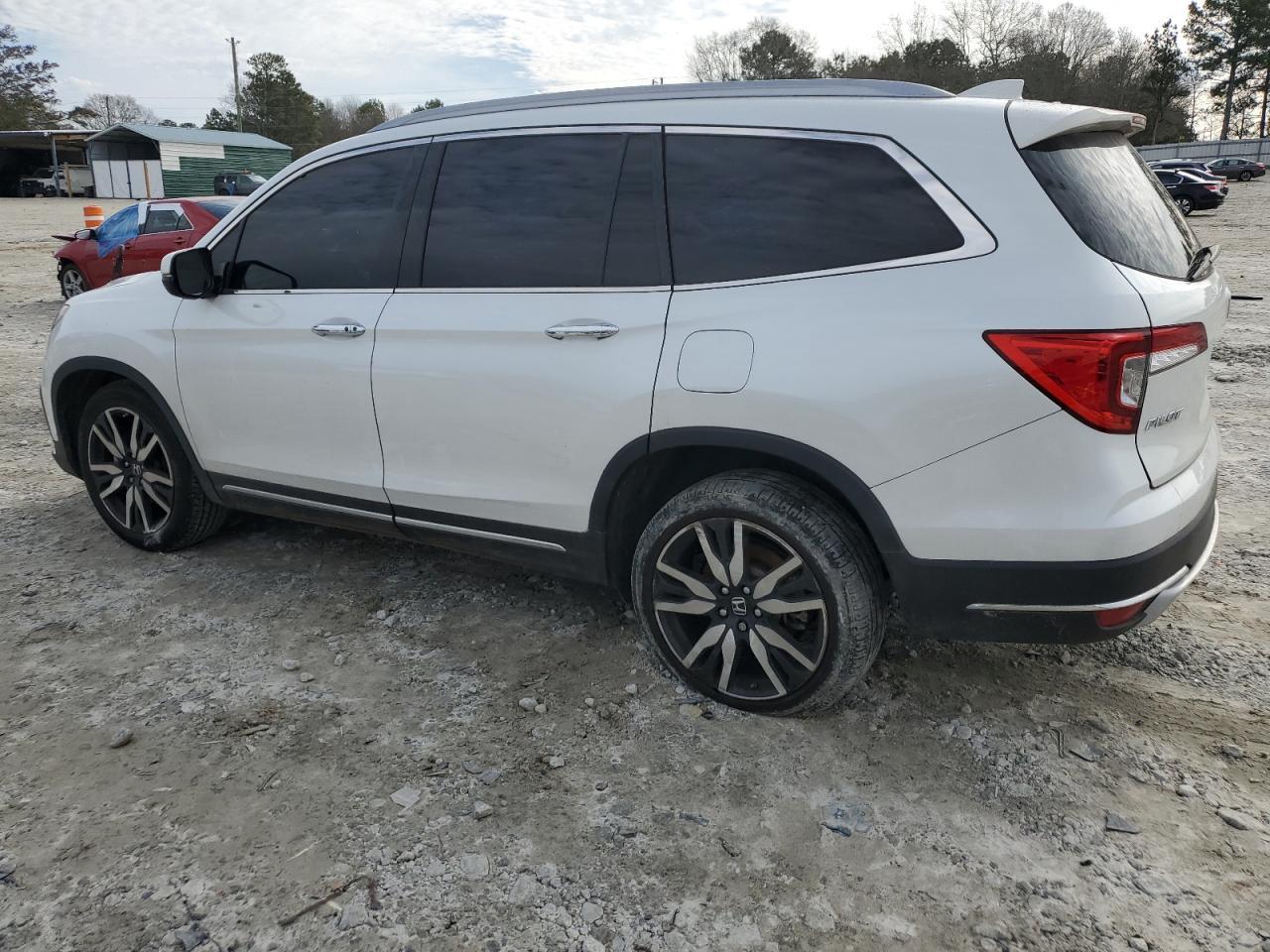 2021 Honda Pilot Touring - Image 2
