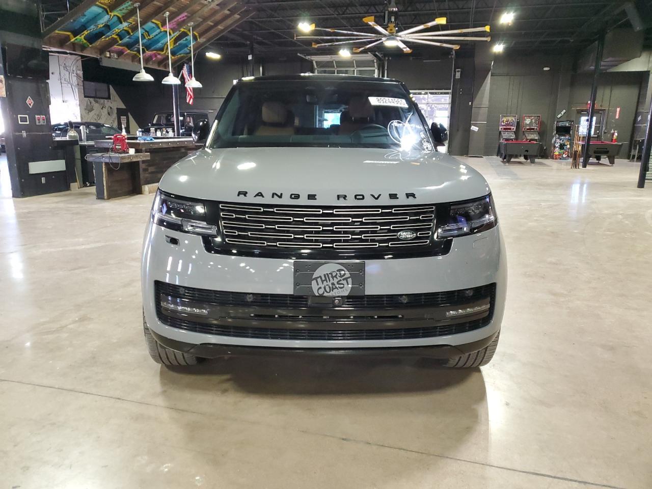 2023 Land Rover Range Rover Autobiography - Image 2