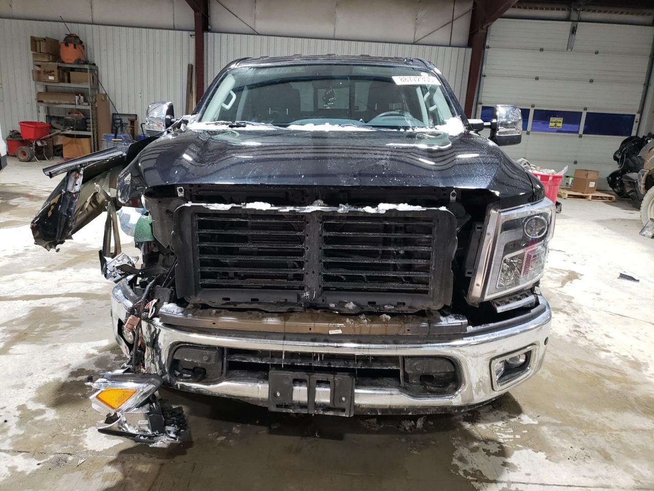 2018 Nissan Titan Sv - Image 5