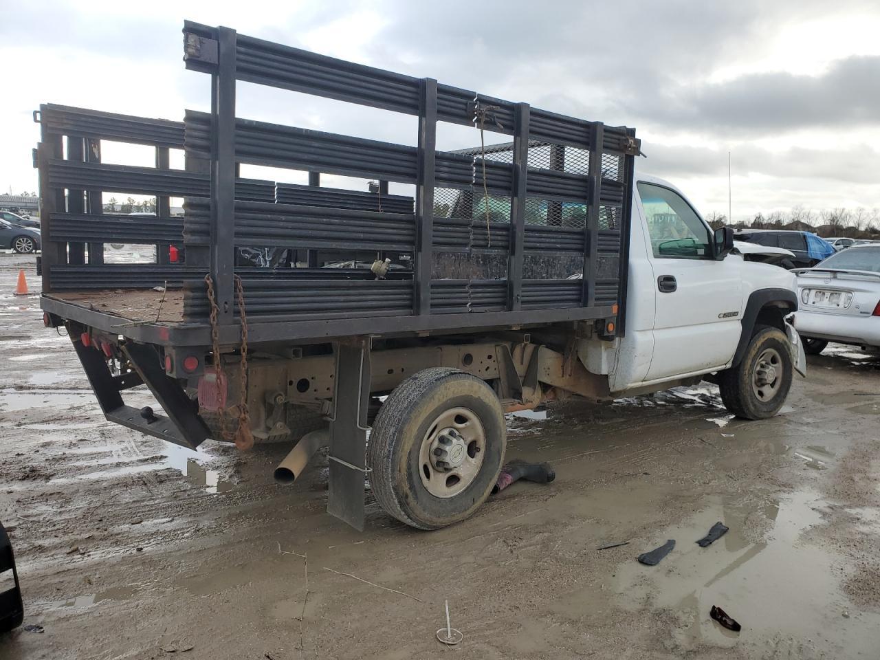 2007 Chevrolet Silverado C2500 Heavy Duty - Image 3
