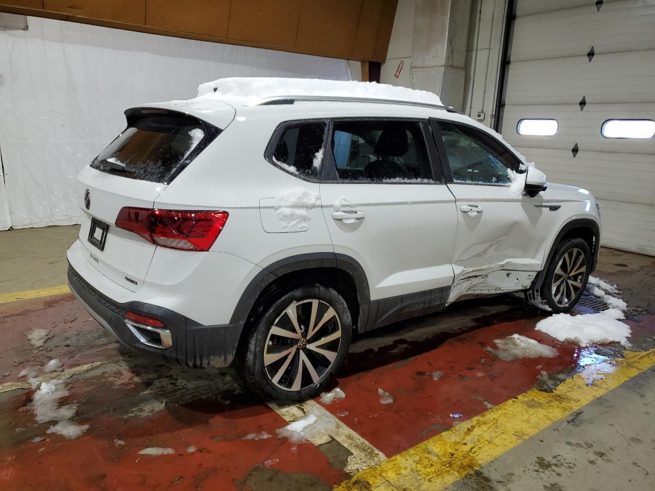 2022 Volkswagen Taos Se - Image 3