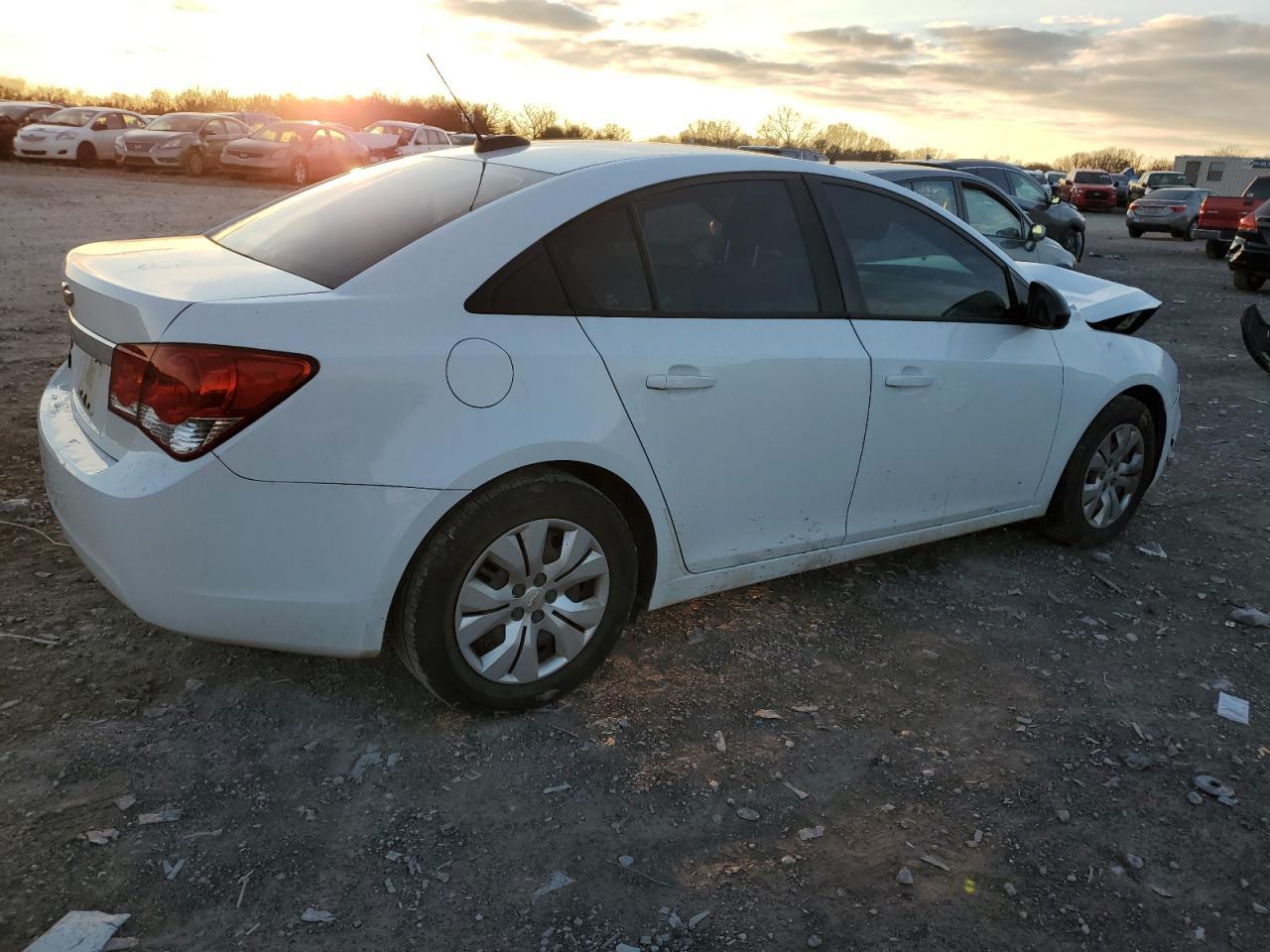 2015 Chevrolet Cruze Ls - Фото 3
