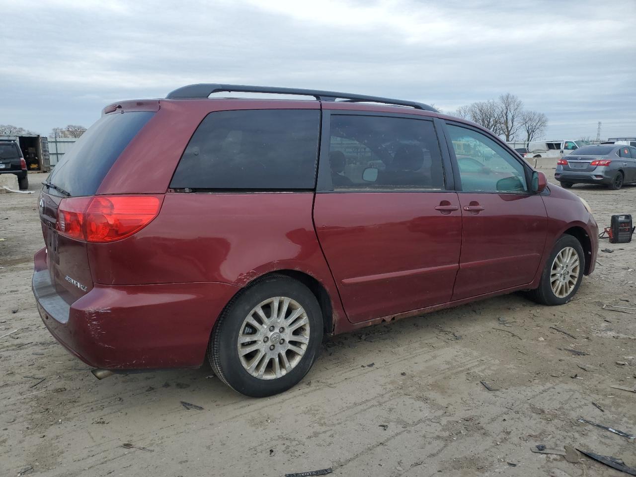 2007 Toyota Sienna - Фото 3
