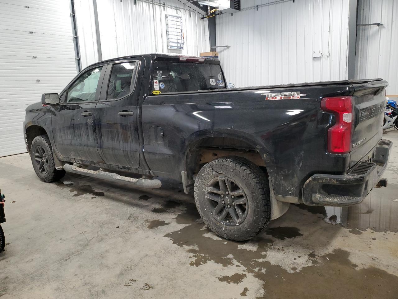 2019 Chevrolet Silverado K1500 Trail Boss Custom - Image 2