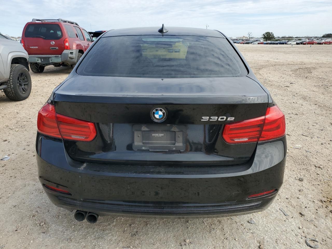 2018 BMW 330E - Фото 6