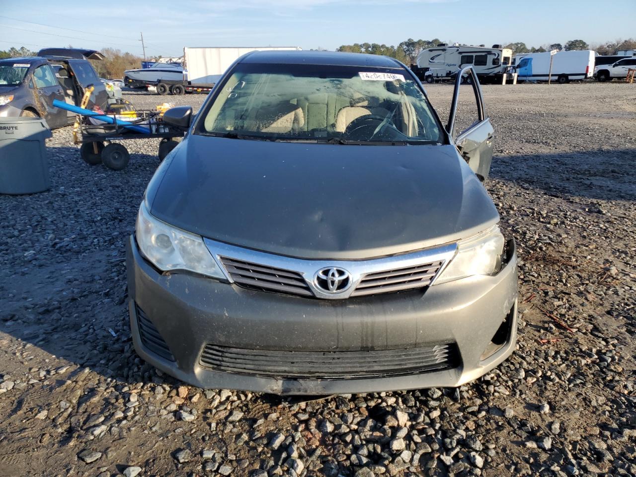 2014 Toyota Camry L - Image 5