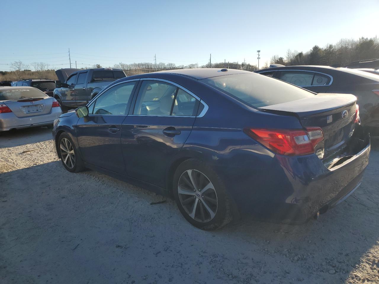 2015 Subaru Legacy 2.5I Limited - Фото 2