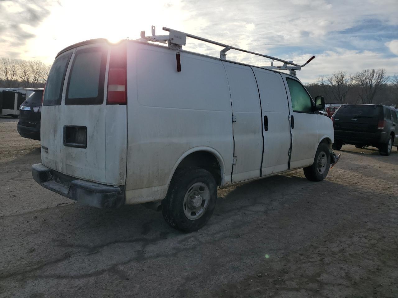 2012 Chevrolet Express G2500 - Фото 3