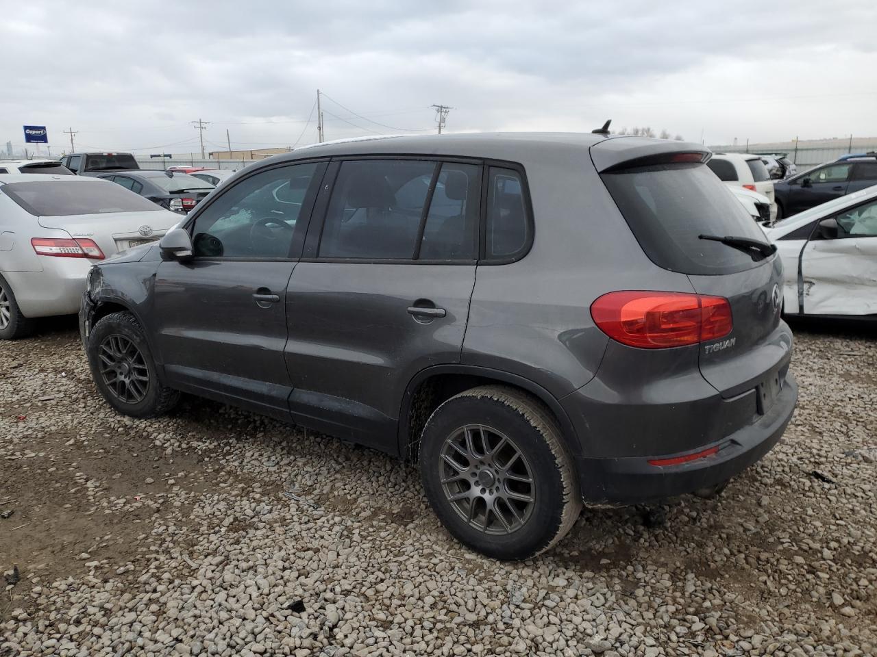 2013 Volkswagen Tiguan S - Image 2